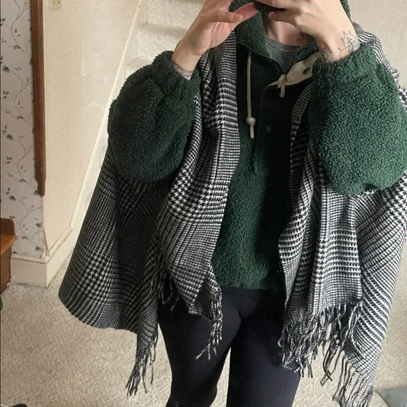 J. Crew Black and White Houndstooth Poncho Wrap - Picture 4 of 9